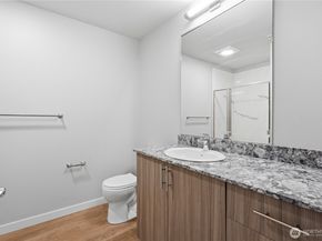 1085 103rd Avenue NE 204, Bellevue WA 98004