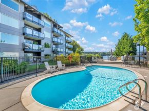 9201 NE Juanita Drive 101, Kirkland WA 98034
