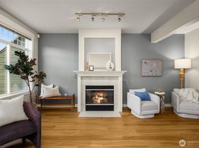 23300 SE Black Nugget Road E6, Issaquah WA 98029