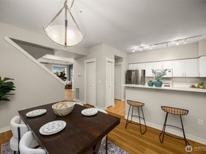 23300 SE Black Nugget Road E6, Issaquah WA 98029