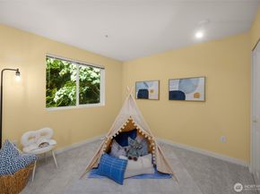 23300 SE Black Nugget Road E6, Issaquah WA 98029