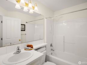 23300 SE Black Nugget Road E6, Issaquah WA 98029