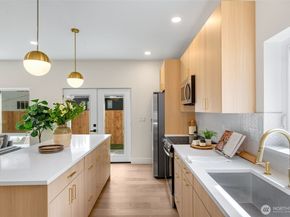 10053 8th Avenue NW, Seattle WA 98177