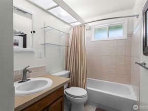 29718 3rd Avenue S, Federal Way WA 98003