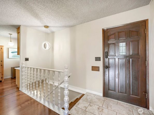 10634 Glen Acres Drive S, Seattle WA 98168
