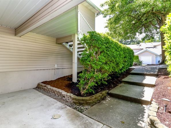 2037 S 368th Place, Federal Way WA 98003