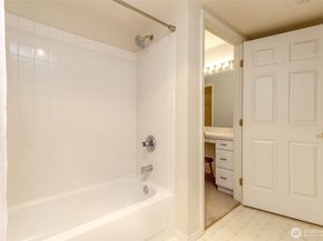 2037 S 368th Place, Federal Way WA 98003