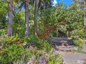 4010 SW 106th Street, Seattle WA 98146