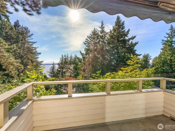 4014 57th Avenue SW, Seattle WA 98116