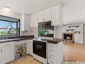 25248 111th Avenue SE, Kent WA 98030