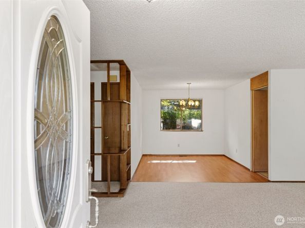 25248 111th Avenue SE, Kent WA 98030