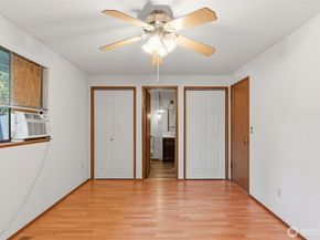25248 111th Avenue SE, Kent WA 98030
