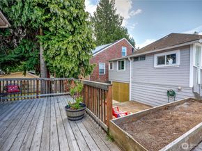 1728 5th Street, Bremerton WA 98337