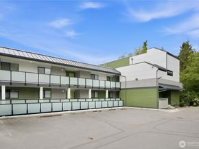 9558 Greenwood Avenue N 309, Seattle WA 98103