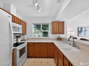 11510 Maple Court, Mukilteo WA 98275