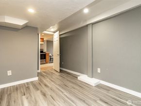 10033 Des Moines Memorial Drive S, Seattle WA 98168