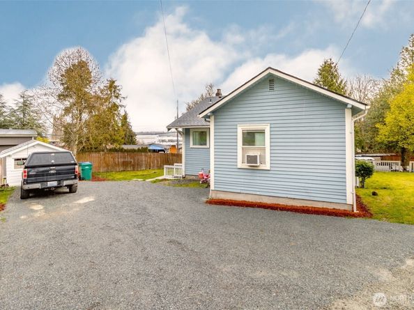 10033 Des Moines Memorial Drive S, Seattle WA 98168