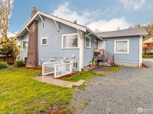 10033 Des Moines Memorial Drive S, Seattle WA 98168