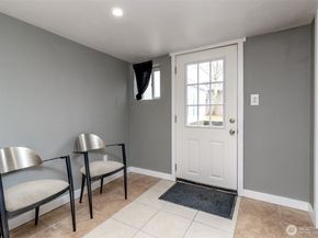 10033 Des Moines Memorial Drive S, Seattle WA 98168