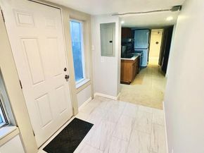 10033 Des Moines Memorial Drive S, Seattle WA 98168