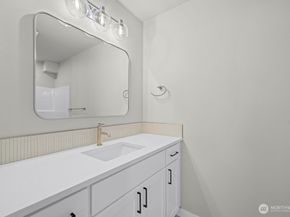 16823 Alder Way L1, Lynnwood WA 98037
