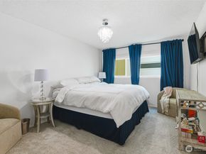 2500 Canterbury Lane E 204, Seattle WA 98112