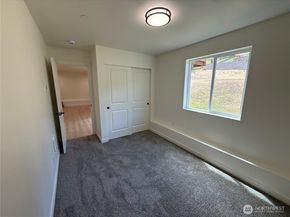 7828 E Jessica Way, Port Orchard WA 98366
