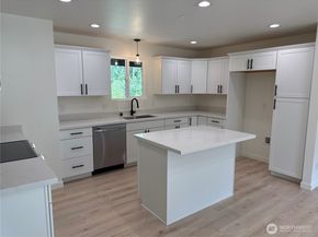 7828 E Jessica Way, Port Orchard WA 98366