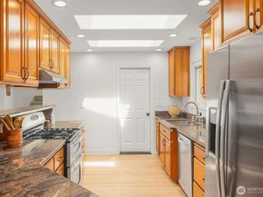 621 128th Avenue SE, Bellevue WA 98005