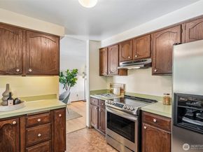 7509 42nd Avenue NE, Seattle WA 98115