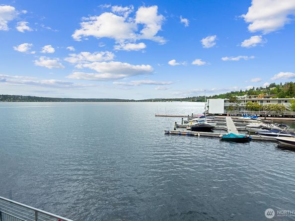 334 Lakeside Avenue S 207, Seattle WA 98144
