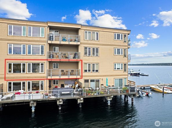 334 Lakeside Avenue S 207, Seattle WA 98144