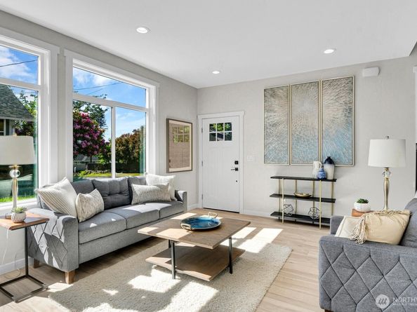 8101 15th Avenue SW B, Seattle WA 98106