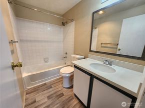 215 100th Street SW B204, Everett WA 98204