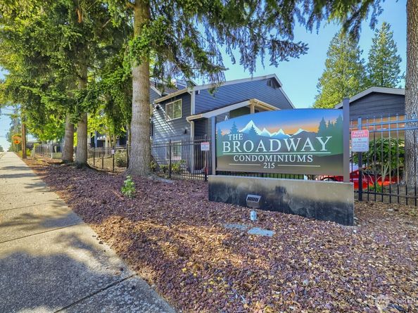 215 100th Street SW B204, Everett WA 98204