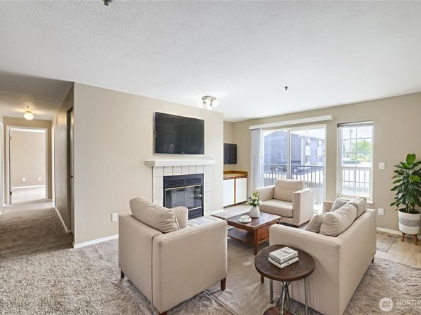 215 100th Street SW B204, Everett WA 98204