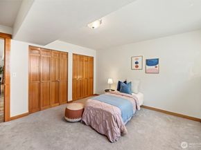 1987 NW Rampart Ridge Court, Bremerton WA 98311