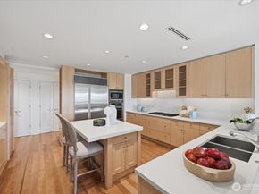 129 3rd Avenue 404, Kirkland WA 98033