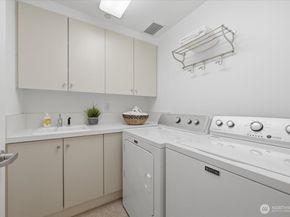 129 3rd Avenue 404, Kirkland WA 98033