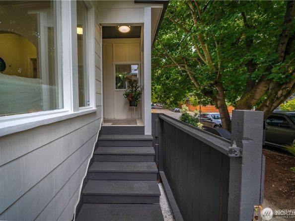 1305 NE 55th Street, Seattle WA 98105