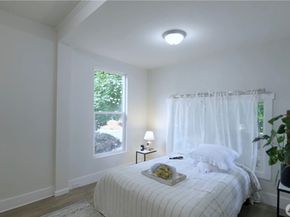 1305 NE 55th Street, Seattle WA 98105