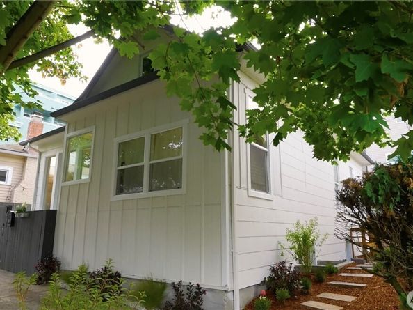 1305 NE 55th Street, Seattle WA 98105