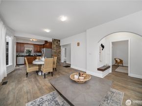1305 NE 55th Street, Seattle WA 98105