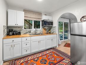 16704 188th Place NE, Woodinville WA 98072