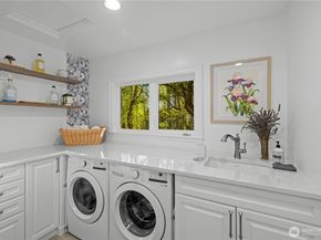 4145 Peregrine Point Way SE, Sammamish WA 98075