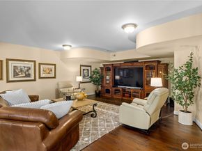 4145 Peregrine Point Way SE, Sammamish WA 98075