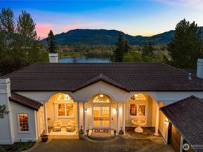 4145 Peregrine Point Way SE, Sammamish WA 98075