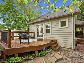 2208 NE 75th Street, Seattle WA 98115