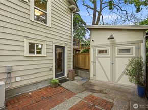 2208 NE 75th Street, Seattle WA 98115