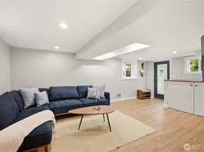 2208 NE 75th Street, Seattle WA 98115